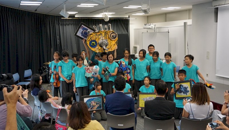 海漂相機結奇緣 台灣學童東京演布袋戲續緣