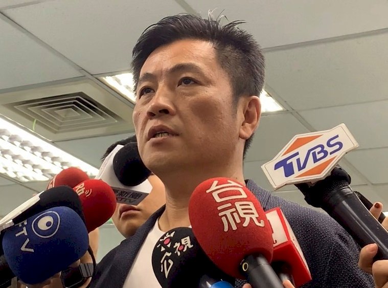 民進黨提名鄭宏輝參選立委 新竹市立委重演三腳督戰局