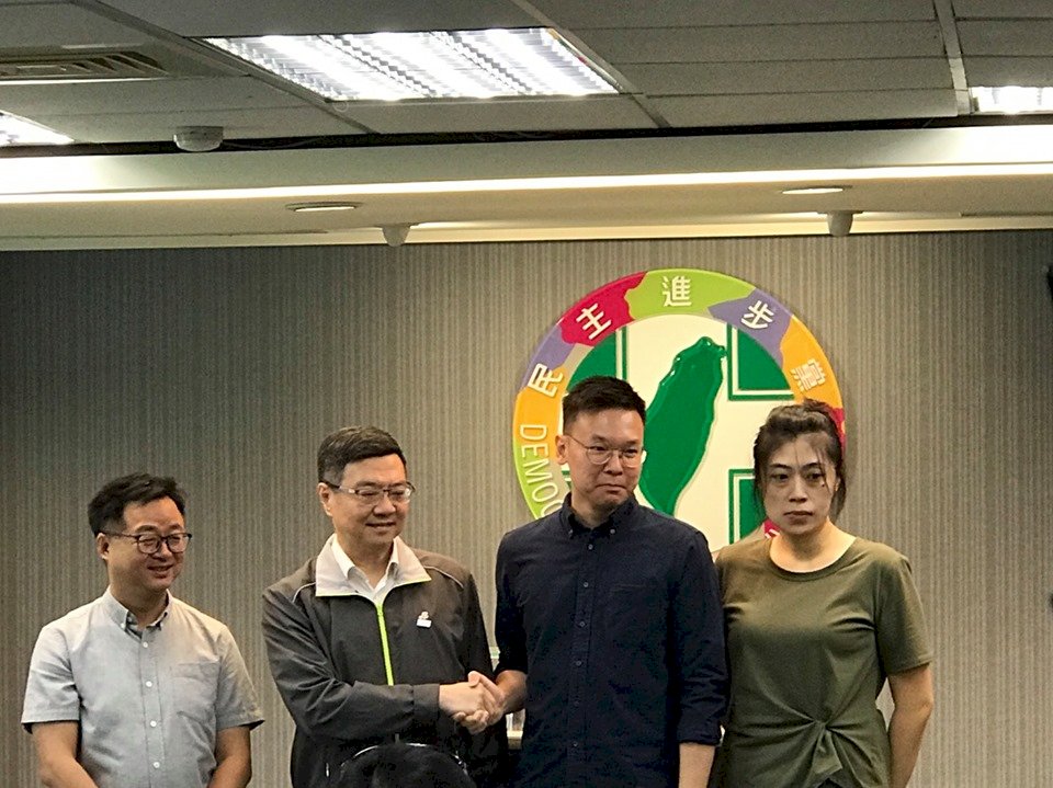 林飛帆入黨後 民進黨8月還有年輕熱血入陣