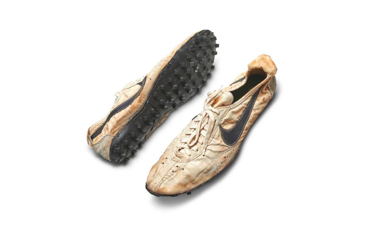 Nike稀有月球鞋拍賣 創紀錄天價落槌