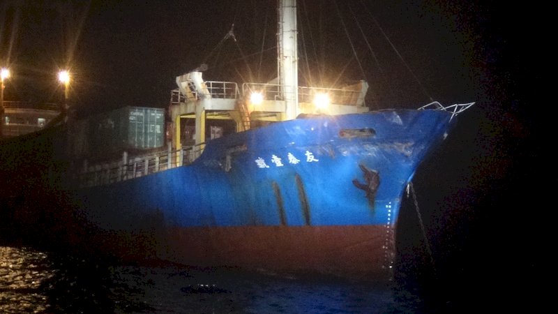 海巡：擦撞台籍貨輪 中國軍艦駛離未受檢