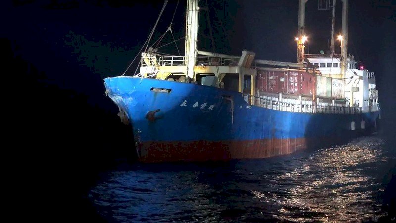 台貨輪擦撞中國軍艦拾獲雷達系統？海巡否認