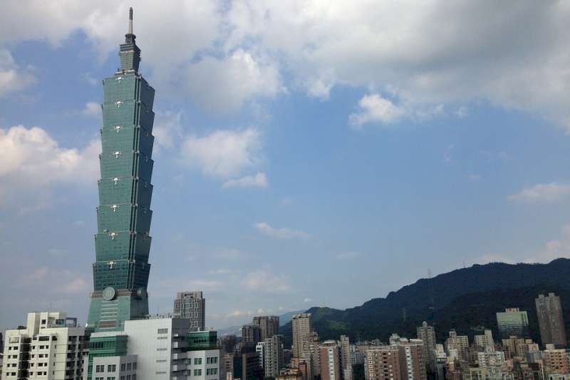 立陶宛贈台第2批疫苗 台北101晚間點燈致謝