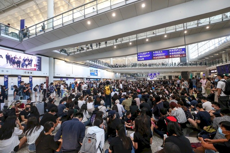 香港抗議活動頻繁 加拿大提升旅遊警示