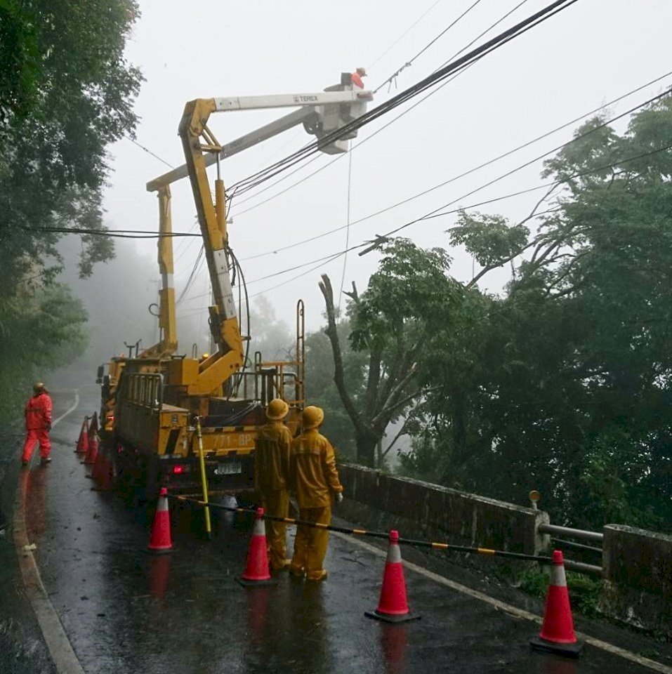 利奇馬遠離 3451戶停電待修