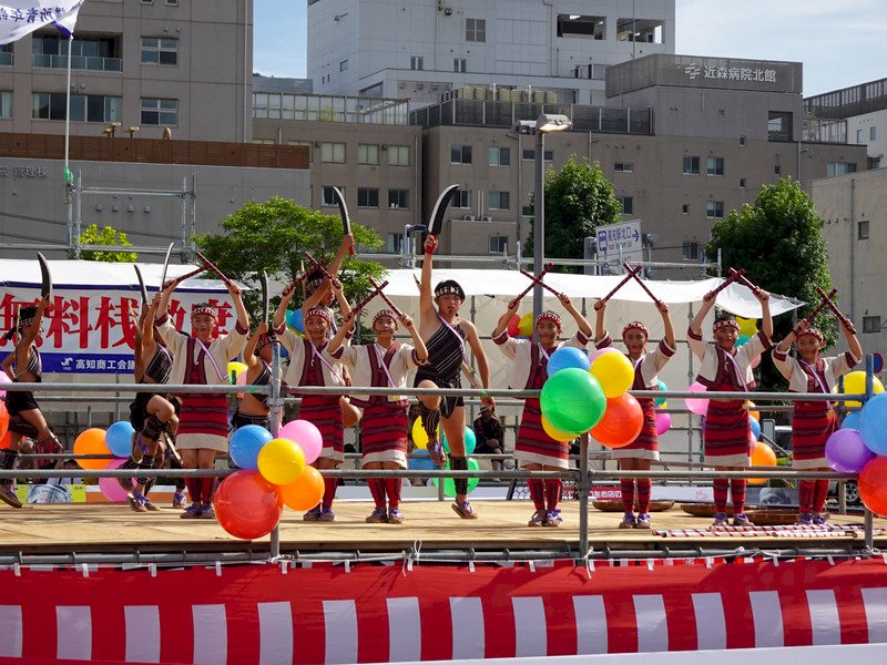 日本高知夜來祭 台灣學童舞蹈吸睛
