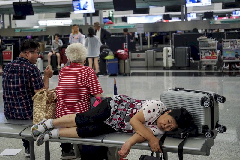 香港機場停飛 歐媒:抗爭升級尚未看到盡頭