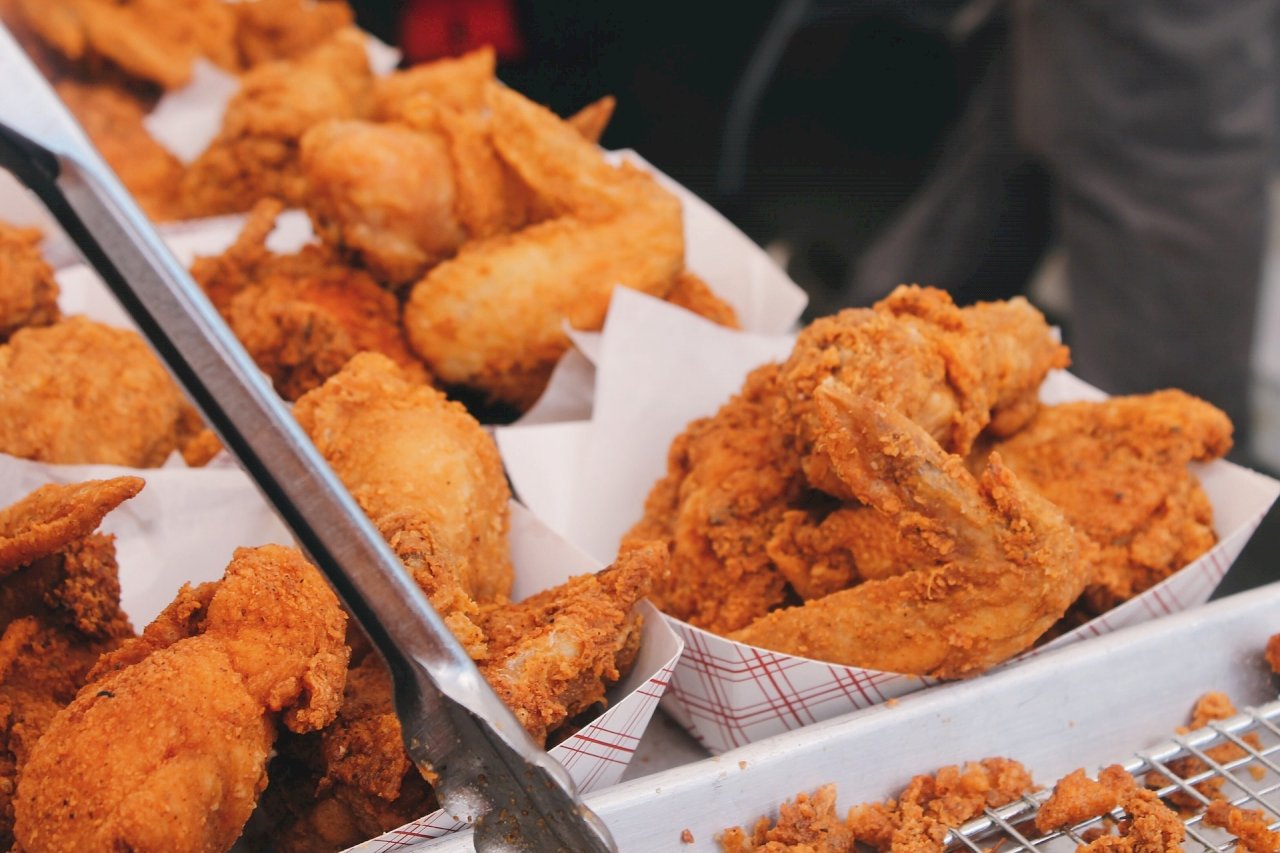 炸雞犯罪？英國黑幫用速食引誘兒童販毒