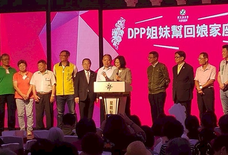 全力拚連任 蔡總統：明年選戰決定保有主權還是走向統一