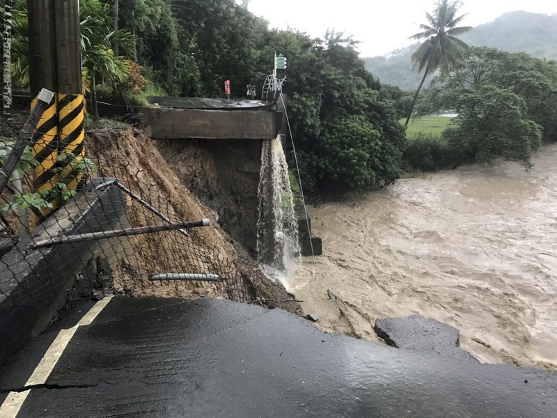 南部連日大雨 政院掌握狀況 待命協助