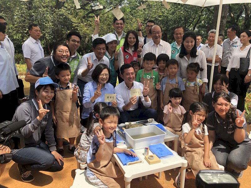 藍批藉拜廟拉票 總統：勿因選舉貶抑信仰中心文化
