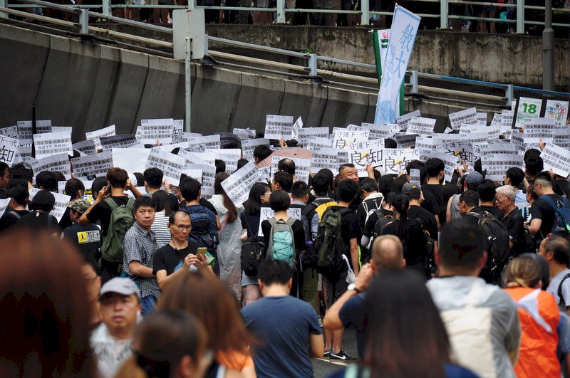 抗議港府不理反修例 港教育界遊行逾千人與會