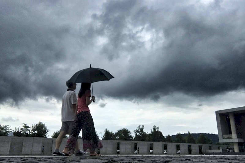 各地白天有雨 中南部慎防劇烈降雨