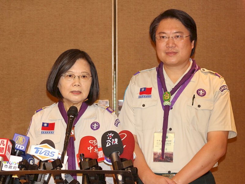 總統：成績單是交給人民 非特定政治人物