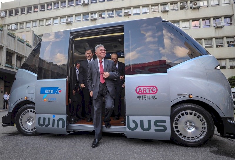 MIT自駕電動小巴WinBus亮相 預計2021量產