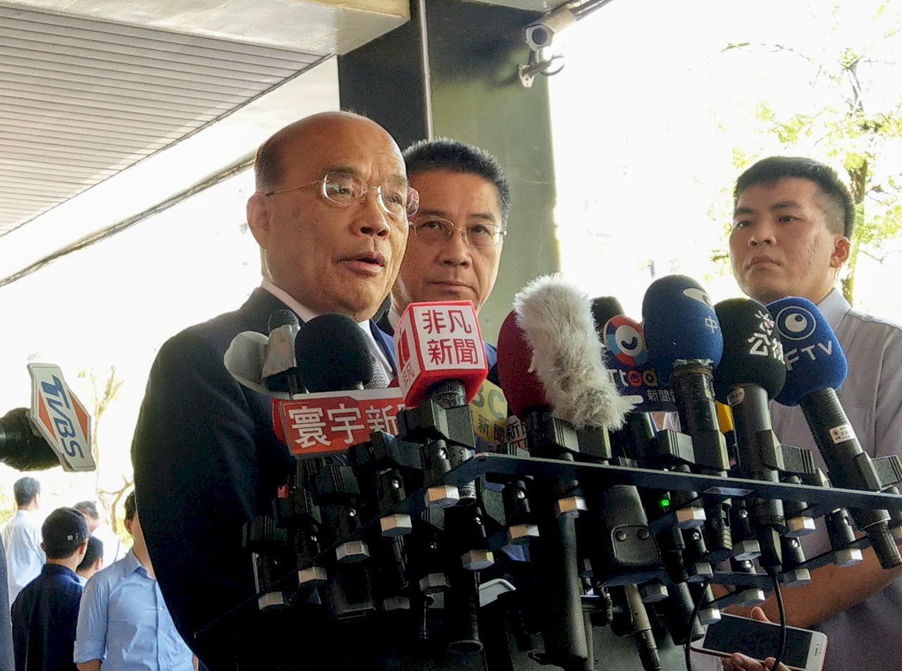 被指黑韓大將 蘇揆今肯定韓國瑜颱風天坐鎮勘災