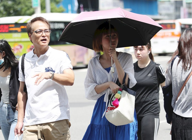 桃園以北上看36度  留意山區午後雷陣雨