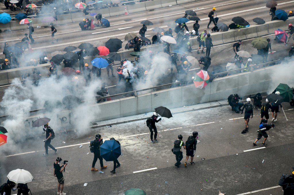 面對示威者 港警迄今使用了哪些武器？