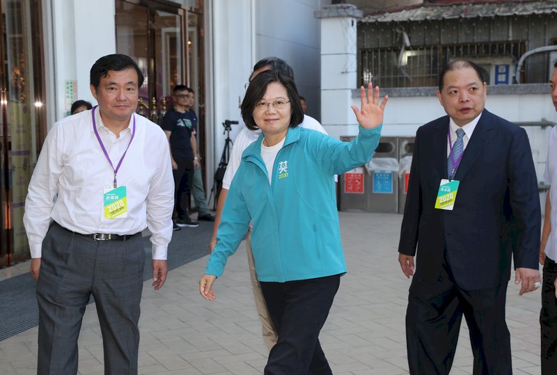 蔡總統授證選戰啟動 螞蟻工兵深入各地