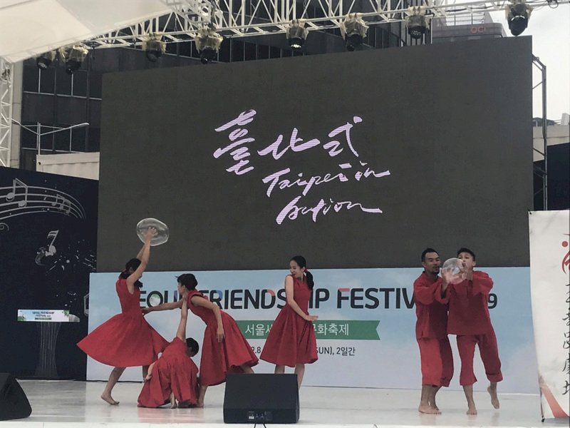 玉舞蹈劇場首爾上演紅蛋 展現台北城市魅力