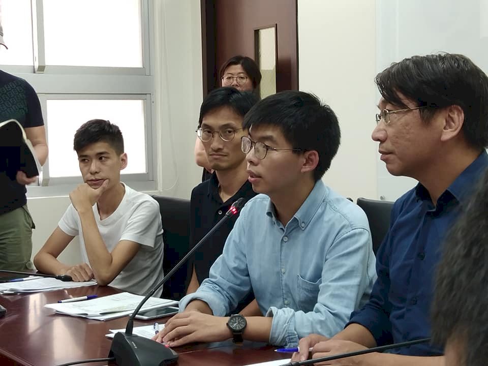 港府擬動用緊急法 黃之鋒：盼台灣「十一」前上街撐香港