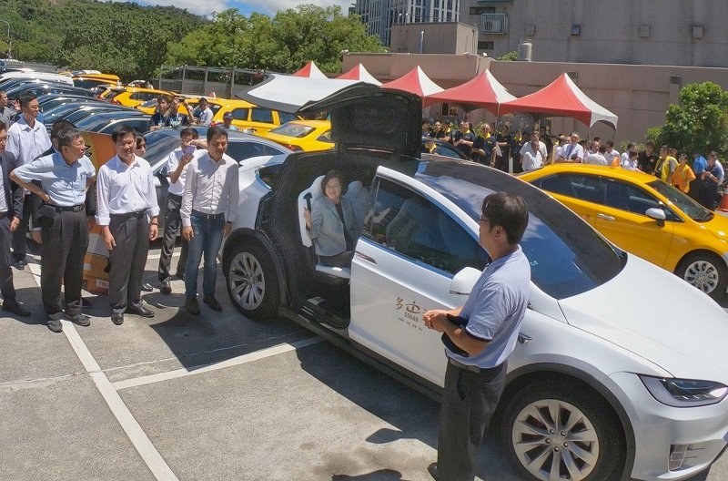 革新服務獲總統支持！台灣大車隊促進計程車再升級  寶寶多元試營運上路