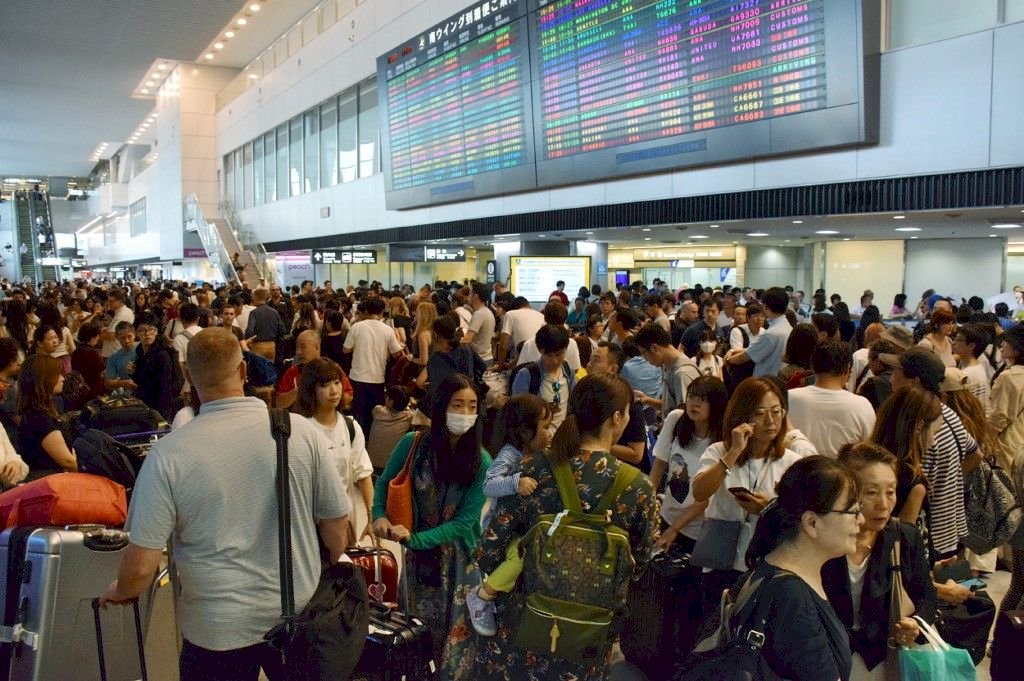 法西颱風攪局 逾萬人受困成田機場過夜