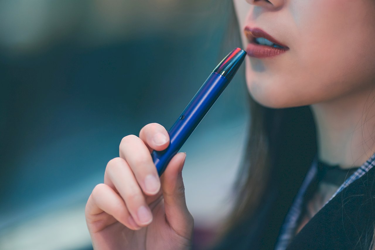 青少年吸菸逾4成用加味菸 國健署評估調整禁用規範