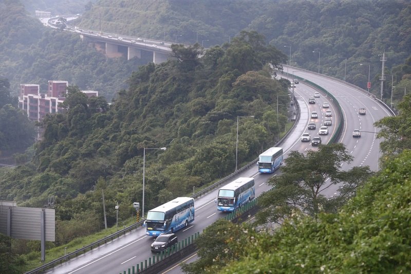 除夕國5南下事故一度回堵  其他路段大致順暢