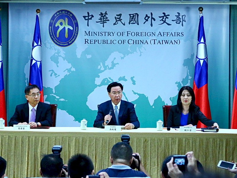 我對索羅門不離不棄 不敵金錢外交手段