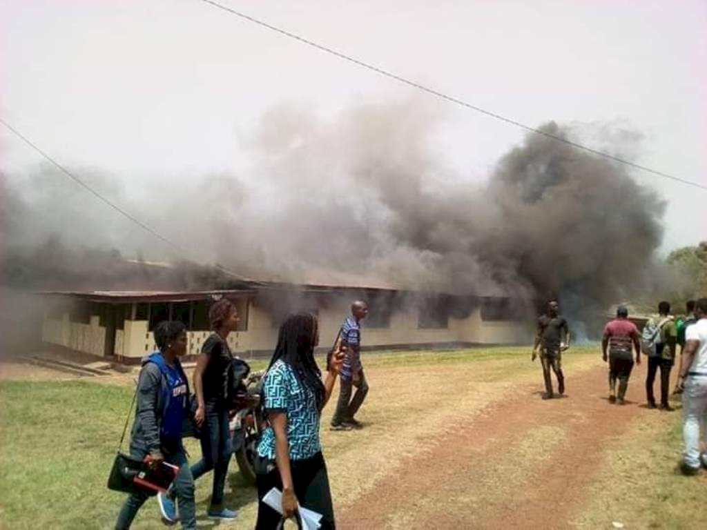 賴比瑞亞學校暗夜惡火 26學童2教師睡夢中喪命
