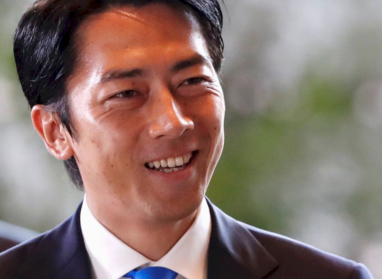 吃牛排獲化石獎皆挨批 小泉進次郎正面看待