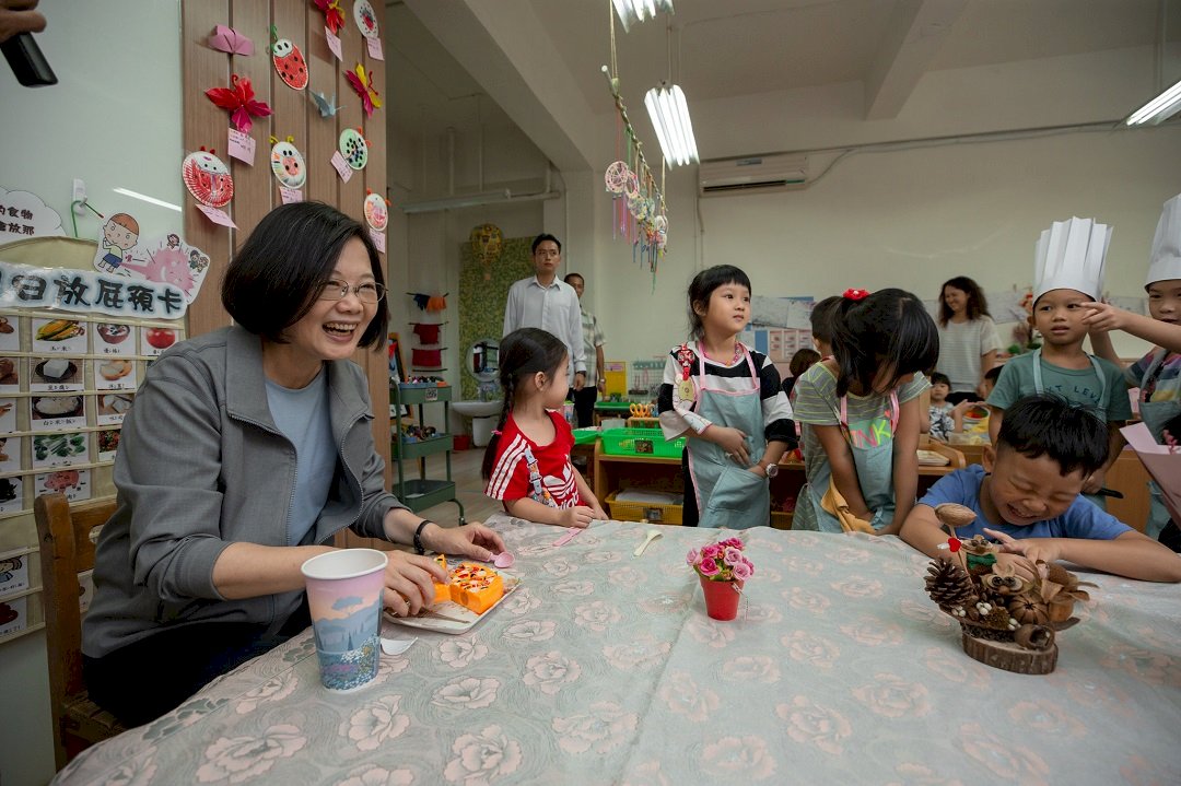談幼托 總統：希望2到6歲都能在幼兒園獲得照顧