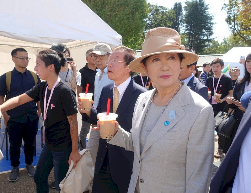 Taiwan Plus東京開幕 小池百合子到場品嚐珍奶
