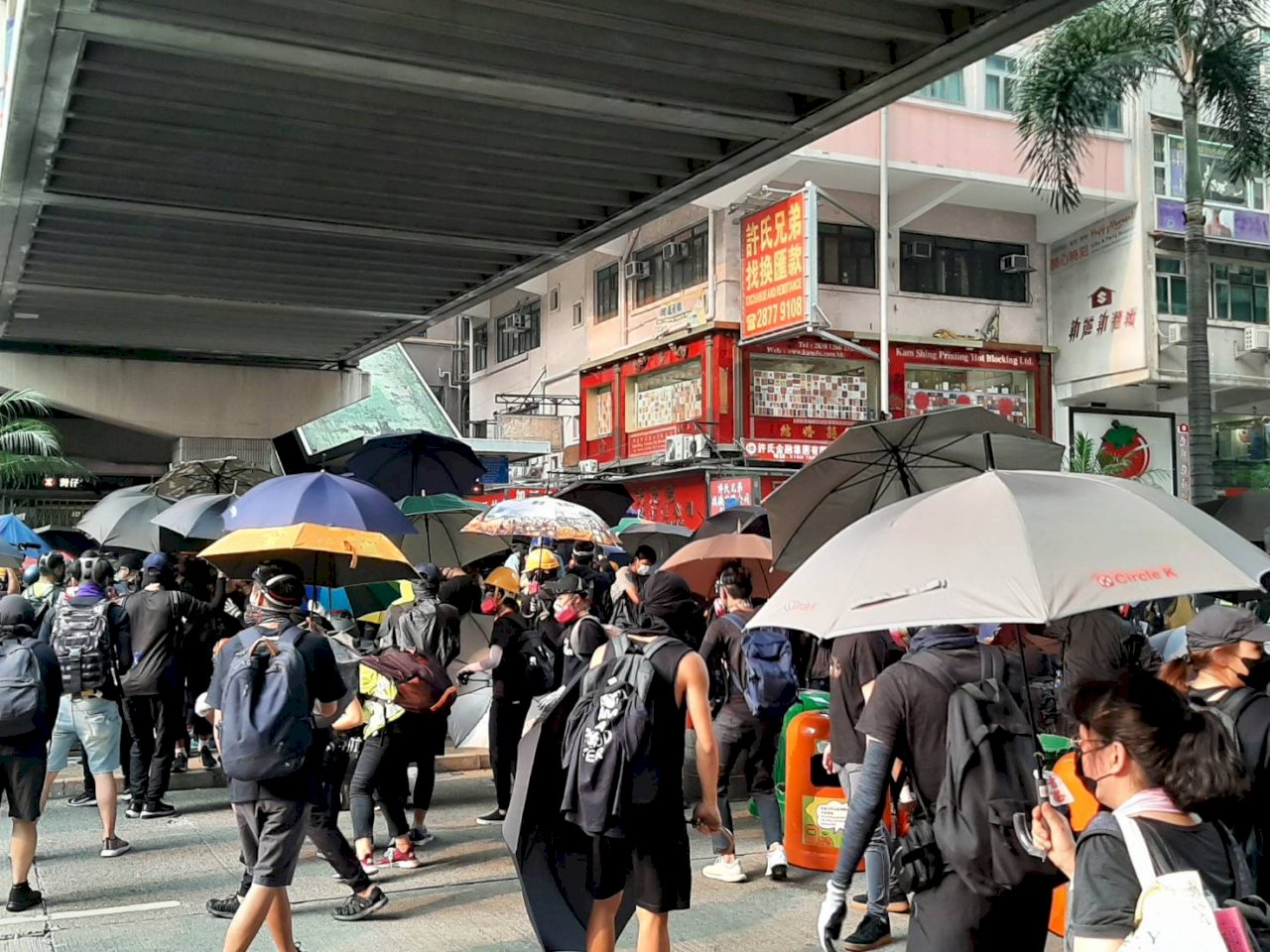 港民調：逾兩成受訪者焦慮 不滿縱容警權