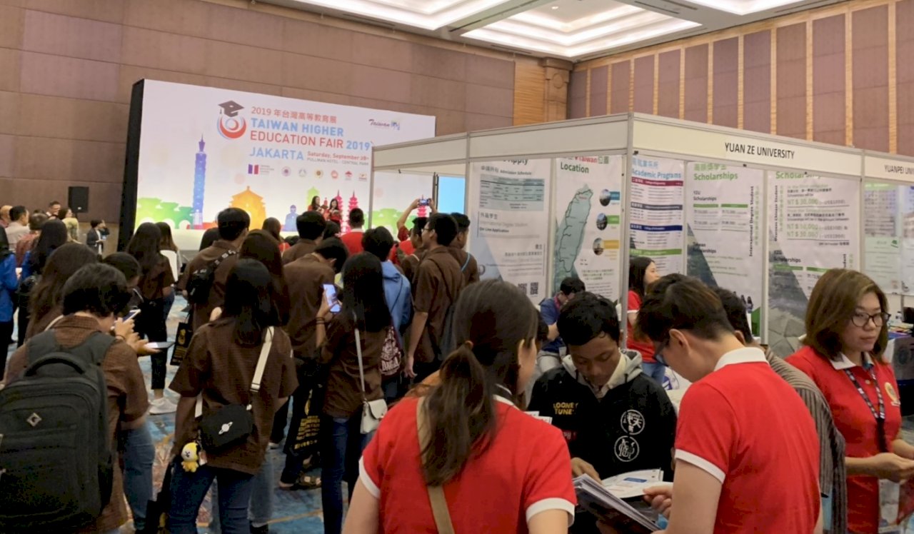 台灣高教展印尼三地火紅 今移師巨港