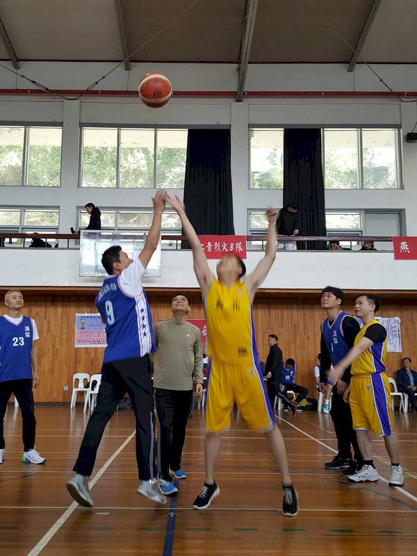 駐韓代表為韓華國慶盃籃球賽開球 敦睦情誼