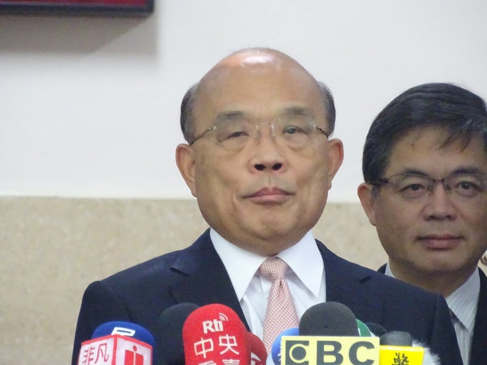 陸客破壞連儂牆遭法辦 蘇揆：遞解出境剛好而已