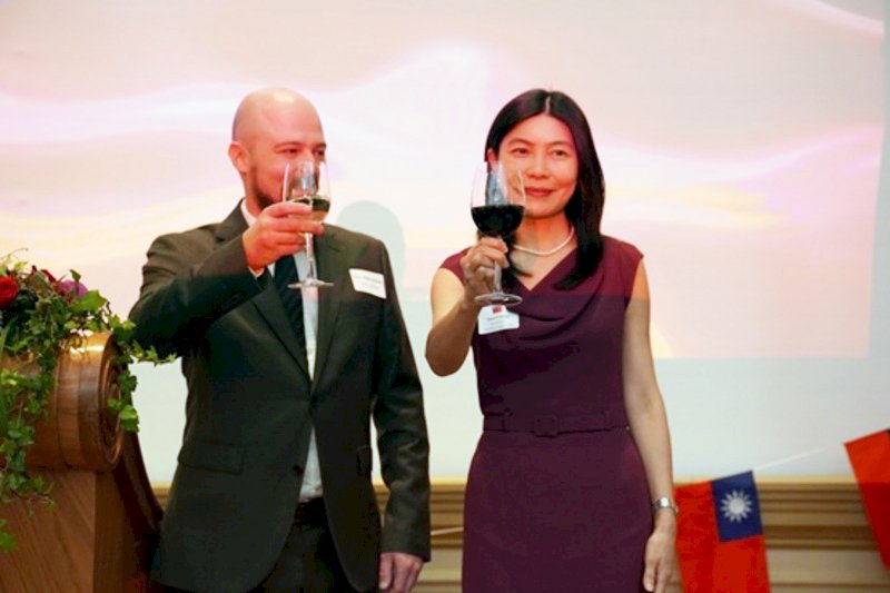 駐芬蘭代表處國慶酒會 當地政要出席盛況空前