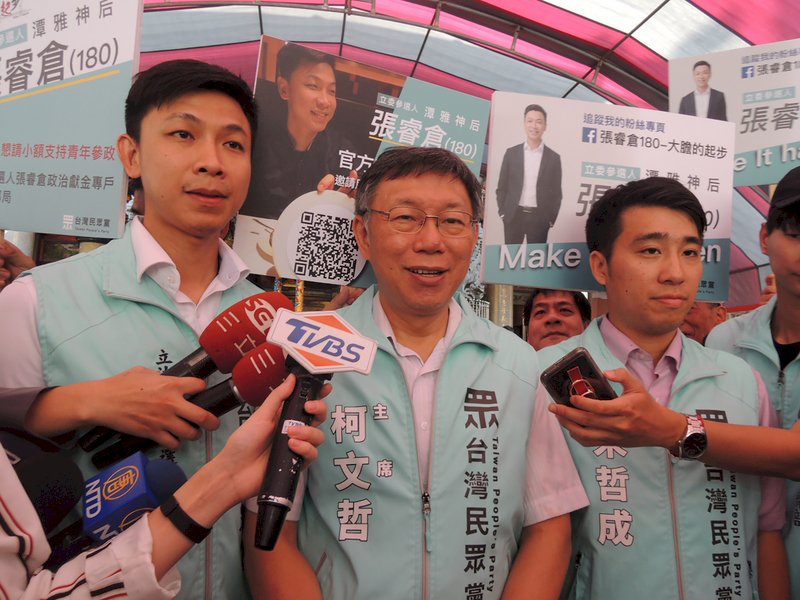 台中助選拜票 柯文哲：選舉是選賢與能