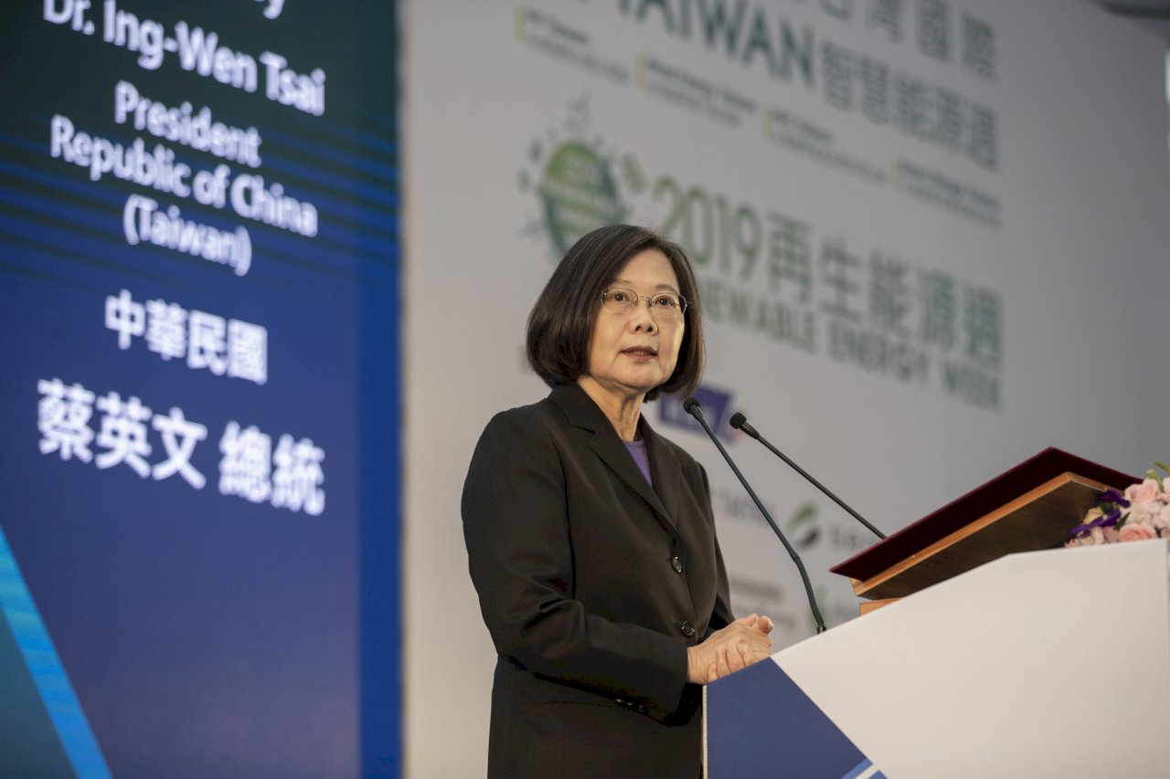 IMF下修台灣經濟成長預估 總統：穩定成長動能持續