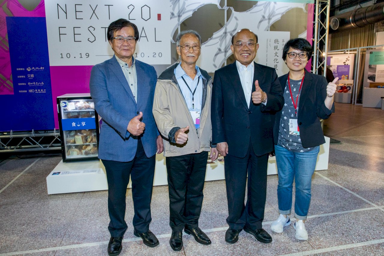 一件雕刻品喚起一個時代 蘇揆感佩朱銘