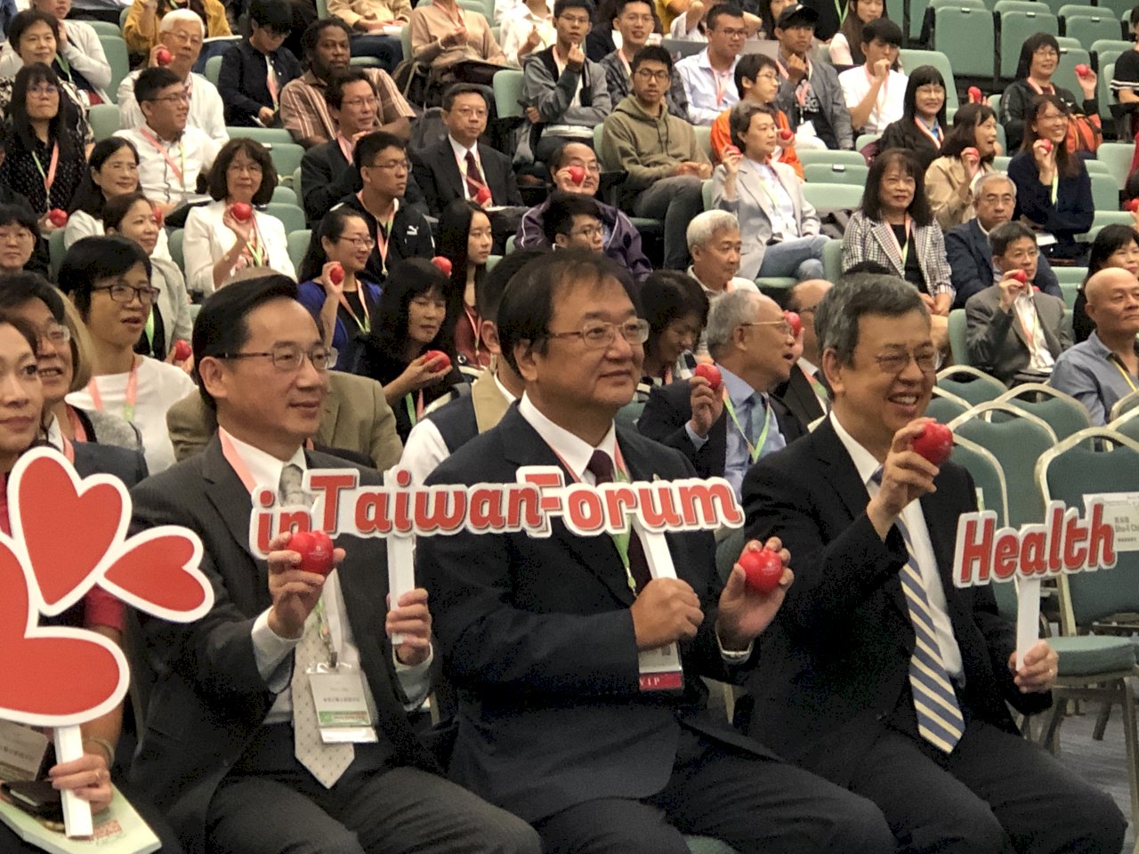全球健康論壇登場 陳建仁：盼與各國合作建立疾病防治網