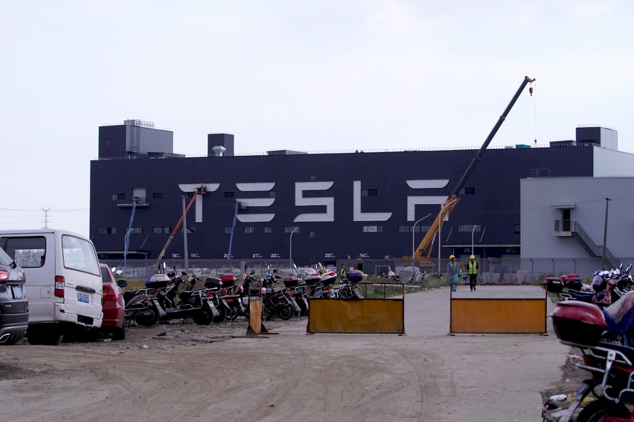 疫情封控停工3週 上海車廠特斯拉上汽均規劃復工