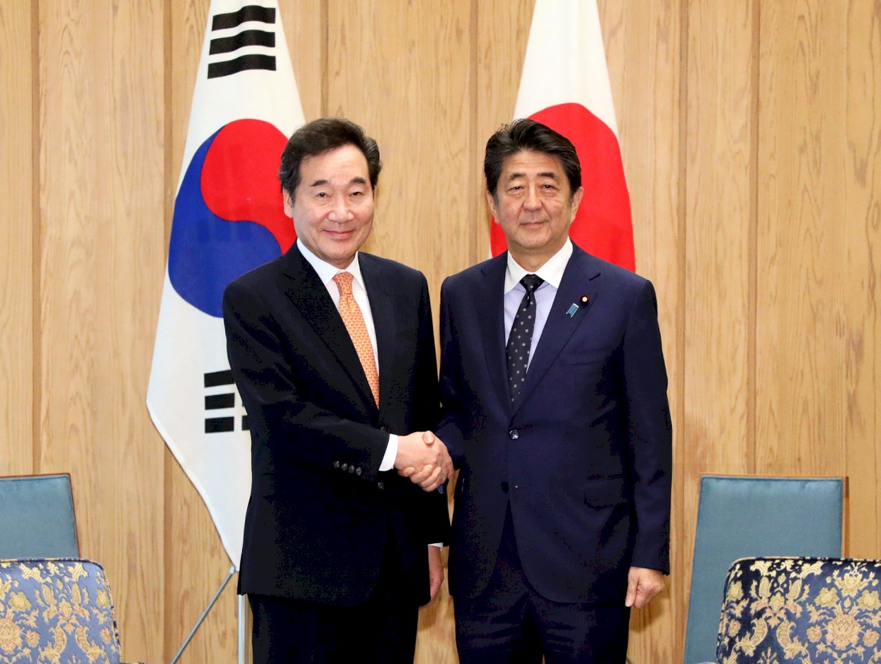 安倍籲南韓信守承諾 以修補兩國關係