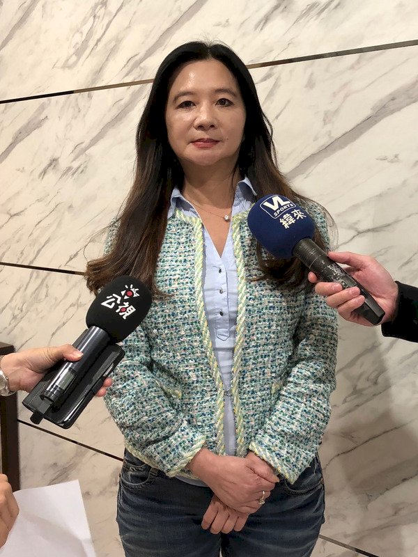 涉餐會賄選遭約談後請回 應曉薇：選舉恩怨