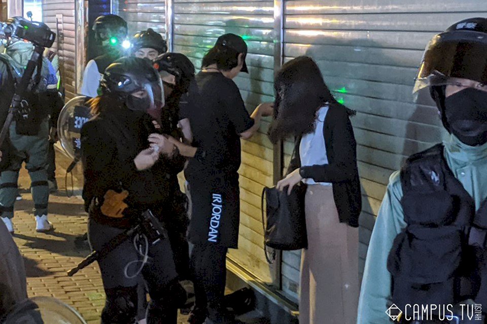 捕捉漏網鏡頭  港生影像紀錄警民衝突