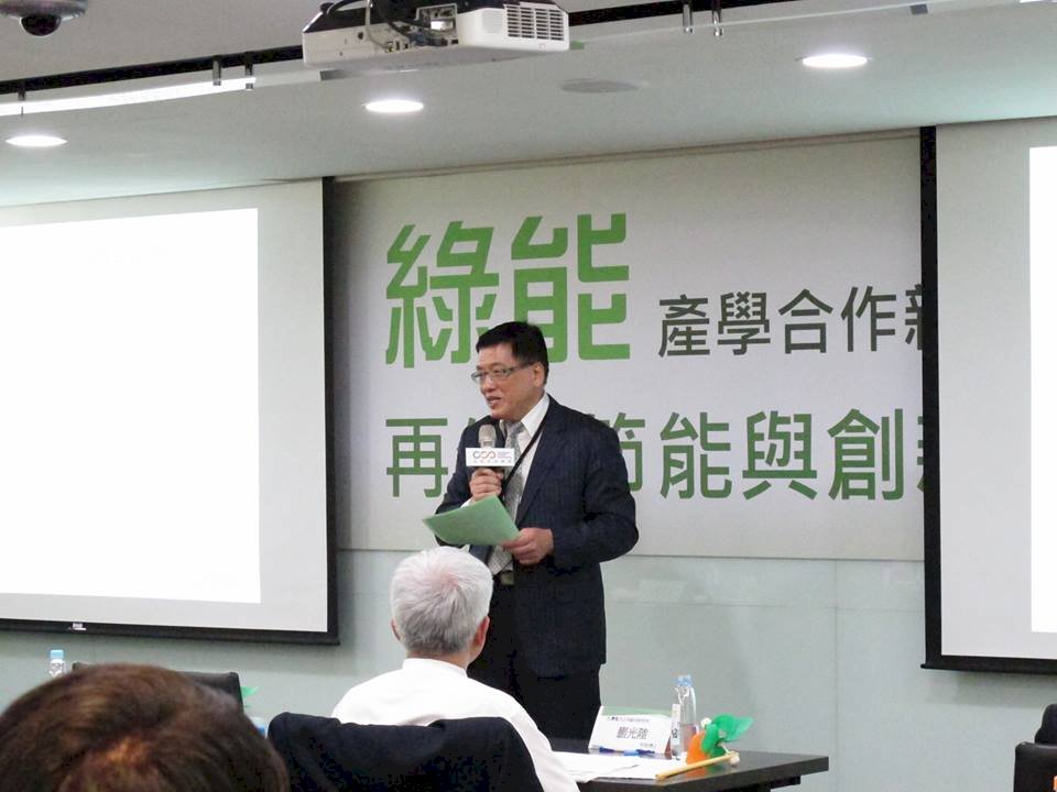 資策會前董事長黃河明墜樓 送醫搶救不治