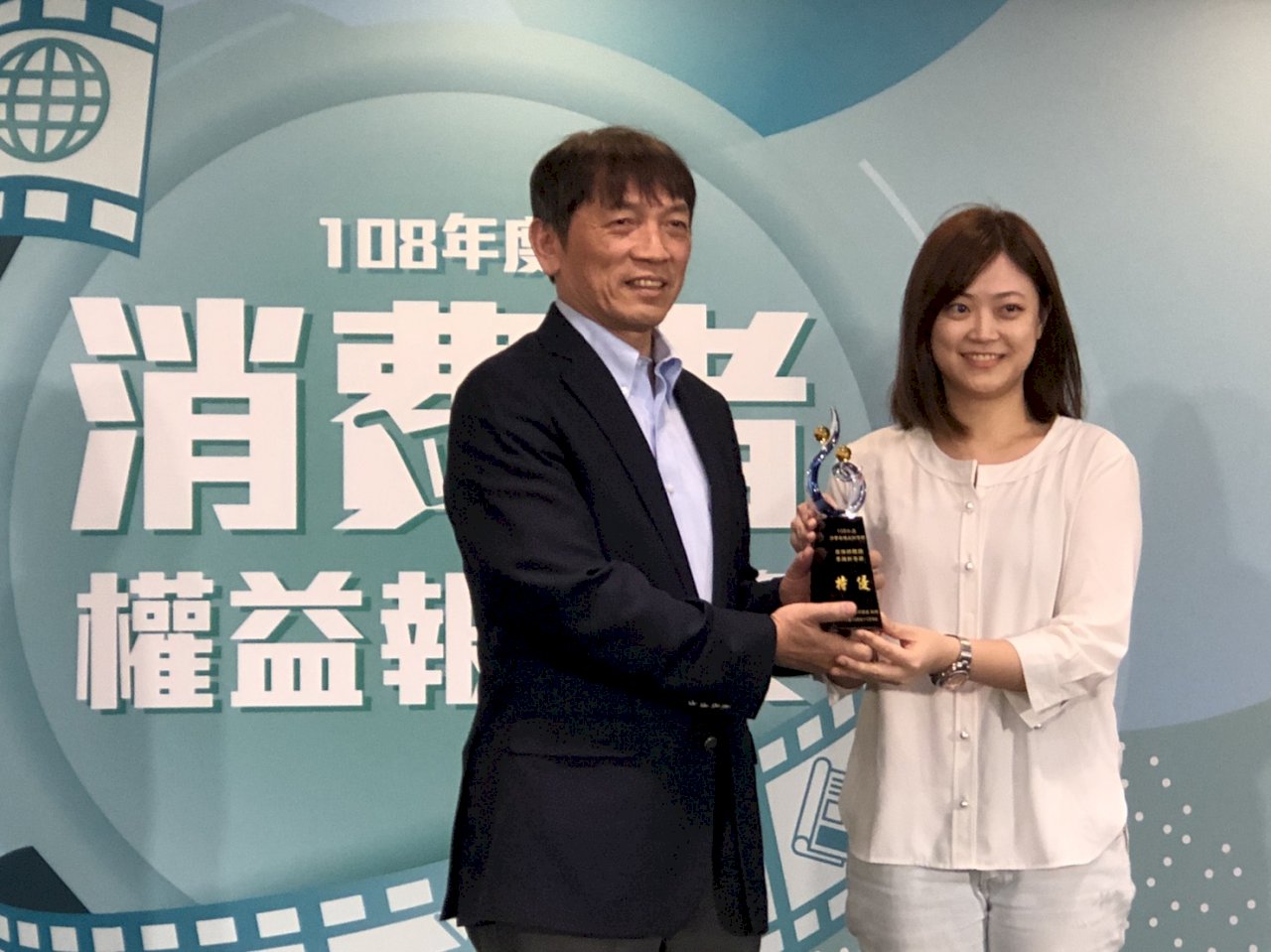 談特斯拉降價爭議 央廣奪得消費者權益報導獎特優獎