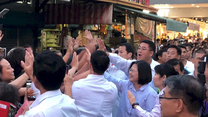 參拜雲林宮廟 總統：推農民退休金制 讓農民安心有保障